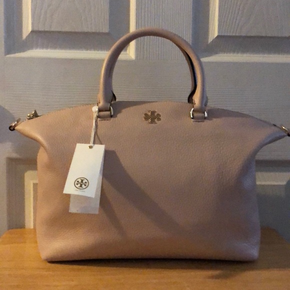 Tory Burch Handbags - HP🌟Gorgeous Tory Burch OAK FRIDA Tote